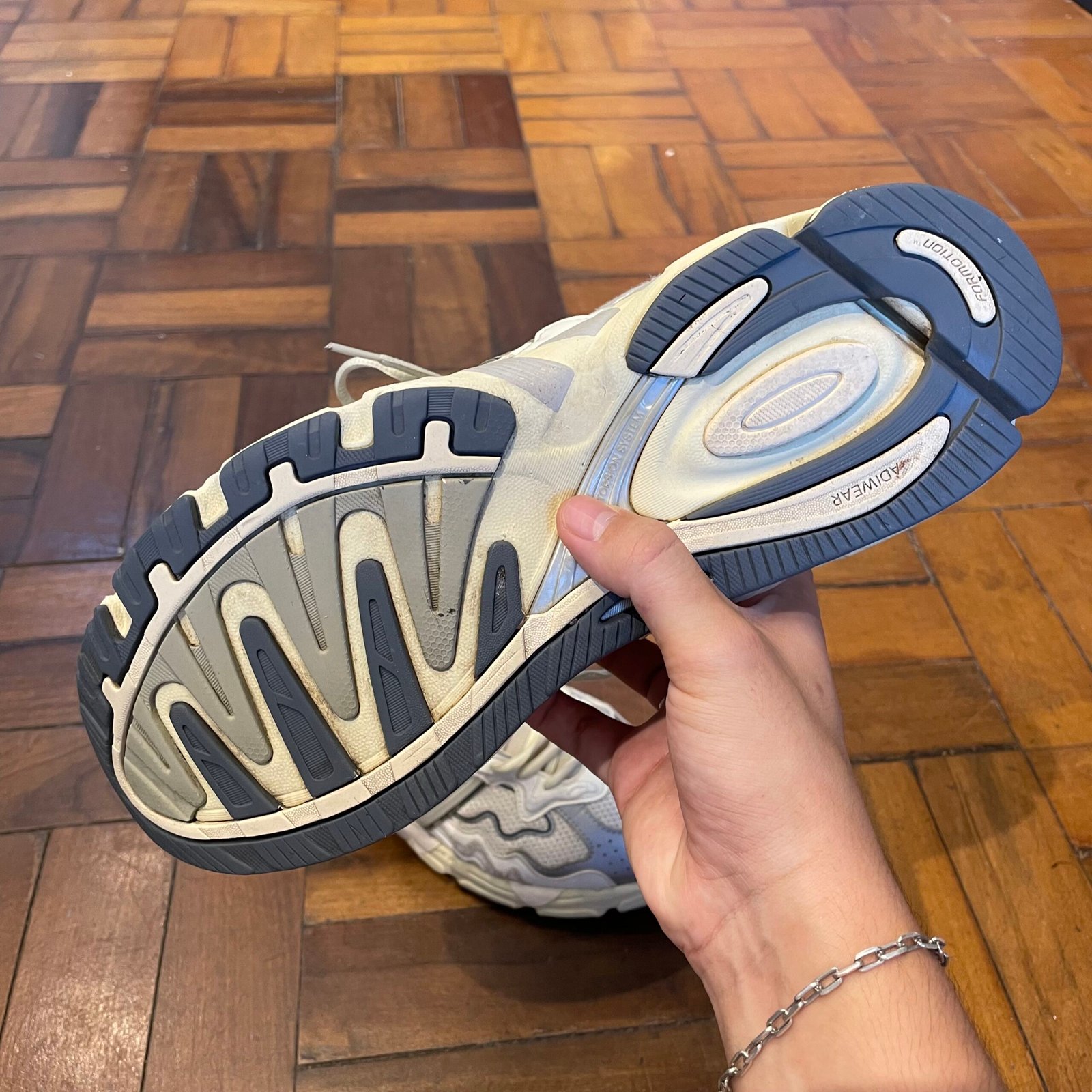 TÊNIS ADIDAS X BAD BUNNY RESPONSE CL WHITE - Imagem 6