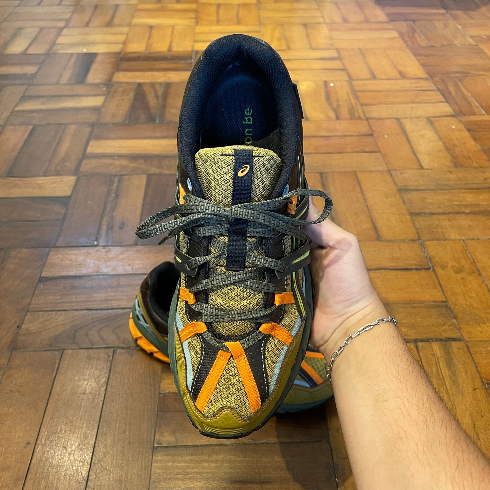 TÊNIS ASICS SPORTSTYLE X ANDERSSON BELL GEL SONOMA 15-50 (OLIVE OIL / DARK BROWN) - Imagem 5