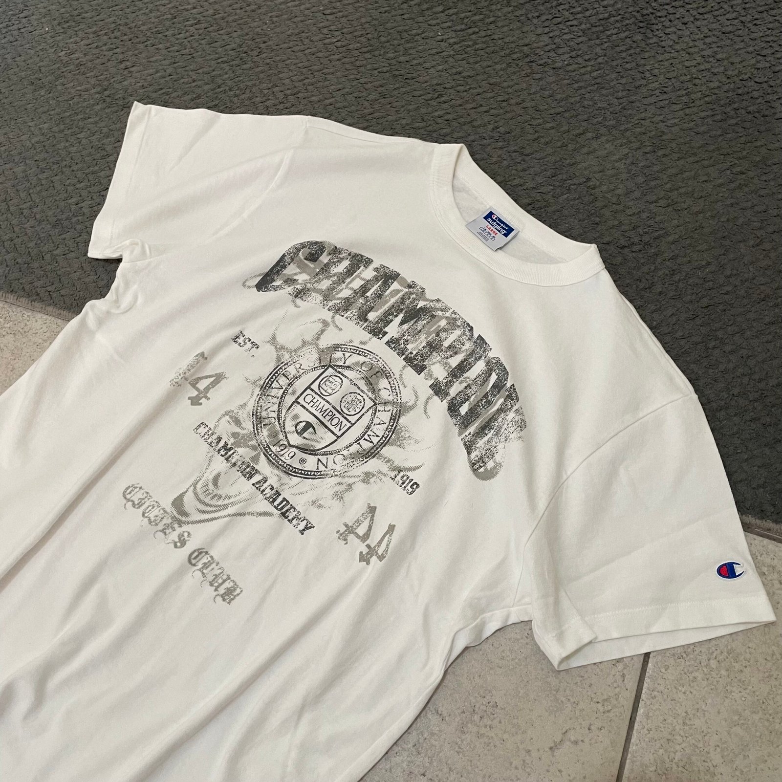CAMISETA CHAMPION X SUFGANG - Imagem 2