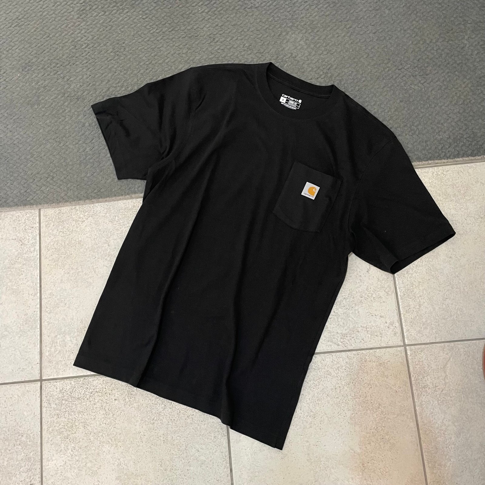 CAMISETA CARHARTT BOLSO - Imagem 4